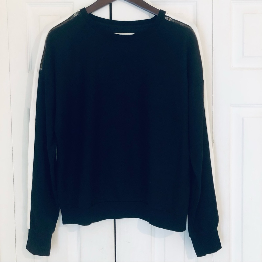 NWT Grey State* Apparel Women's Black Stripe Sweatshirt, Size 3 (Large)